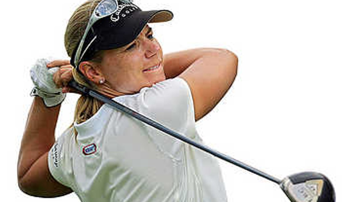 ROOTSI IME: Naiste hulgas konkurentsitult parim golfimängija Annika Sörenstam proovis jõudu ka parimate meestega. AFP