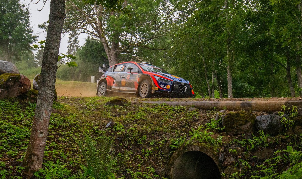 Ott Tänakul ja Martin Järveojal polnud Rally Estonial õiget kiirust, kuid hoolimata sellest saadi kolmas koht.