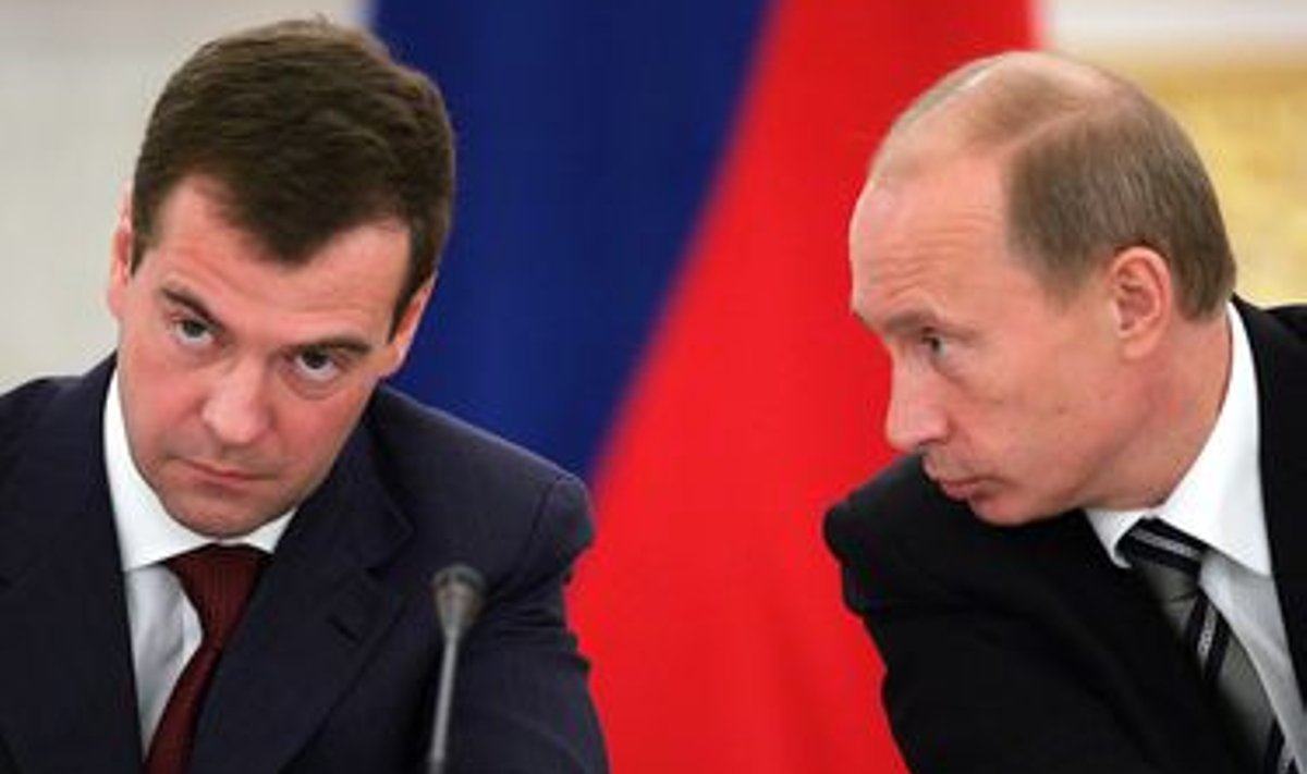 Vanad kaasvõitlejad - Dmitri Medvedjev ja Vladimir Putin
