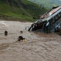 Indias kukkus buss Gangese jõkke, hukkus 26 inimest