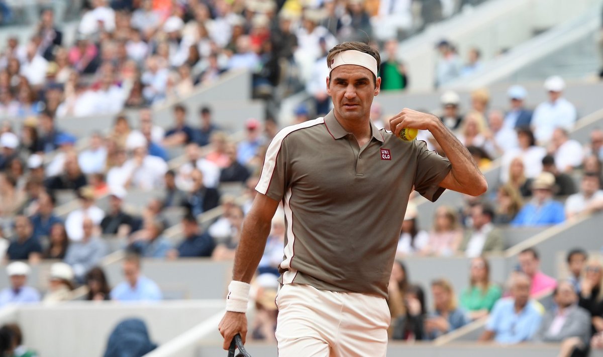 Roger Federer French Openi peaväljakul.