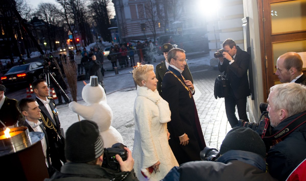 Presidendipaar saabumas 2013. aasta vastuvõtule