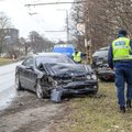 DELFI FOTOD: Tallinnas Paldiski maanteel põrkasid kokku Mercedes ja Honda