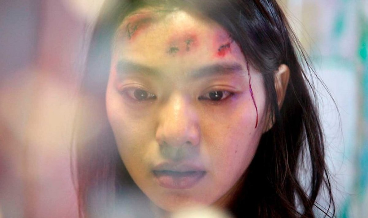 Siseilm: “Jaapani Björk” Cocco kehastab Shinya Tsukamoto filmis “Kotoko” kurjadest vaimudest vaevatud noort ema. (outnow.ch)