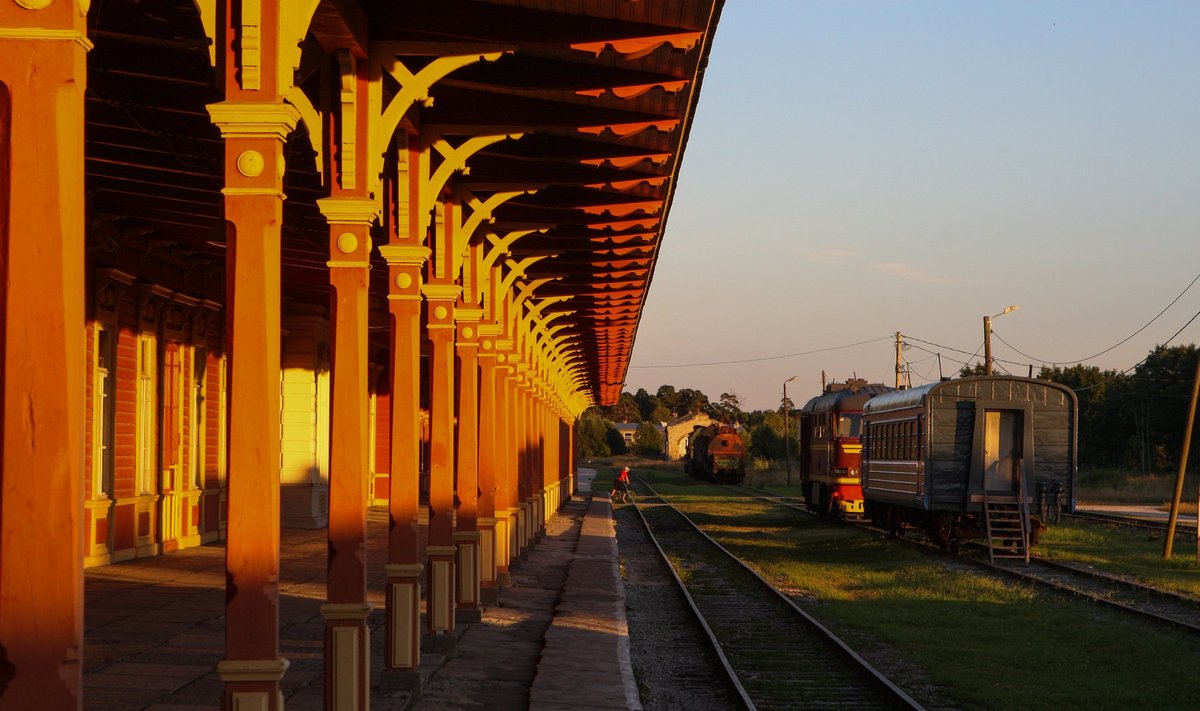Riisipere-Haapsalu endise raudteeliini jaamakohad