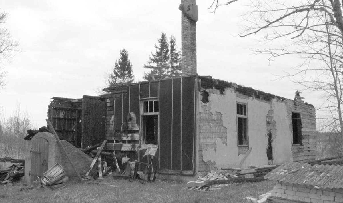 Koopsi koolimaja kurb lõpp (2005. a. foto). Foto: A. Sepp