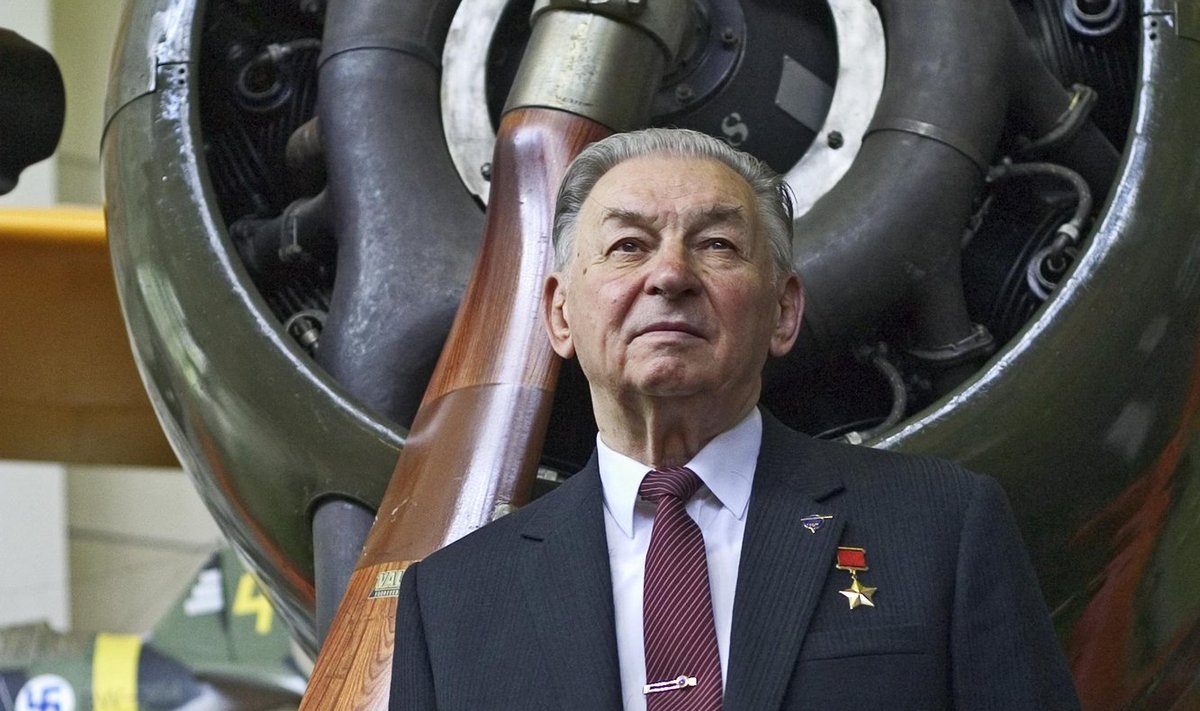 "MIS TEHA": Vassili Rešetnikov Soome lennundusmuuseumis.