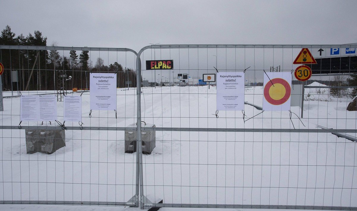Soome-Vene piiripunktid on ametlikult suletud, kuid sellest hoolimata jõuab igal nädal Soome ebaseaduslikult piiri ületanud asüülitaotlejaid. Fotol suletud Vaalimaa piiripunkt 14. jaanuaril