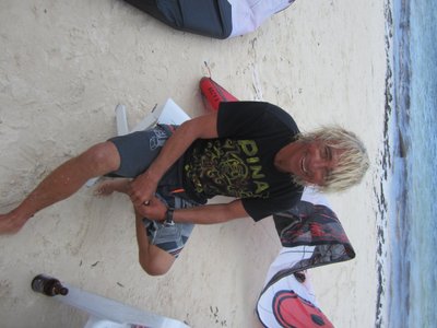 Surfiõpetaja Tom.