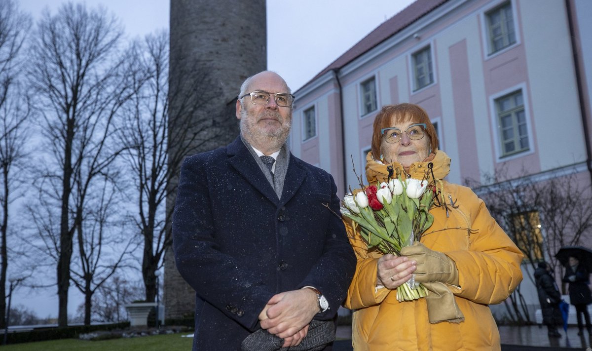 Pika Hermanni tornis heisati lipp Eesti kirjanduse päeva puhul. Aasta kirjandusõpetajaks valiti Märjamaa gümnaasiumi õpetaja Sirje Nootre.