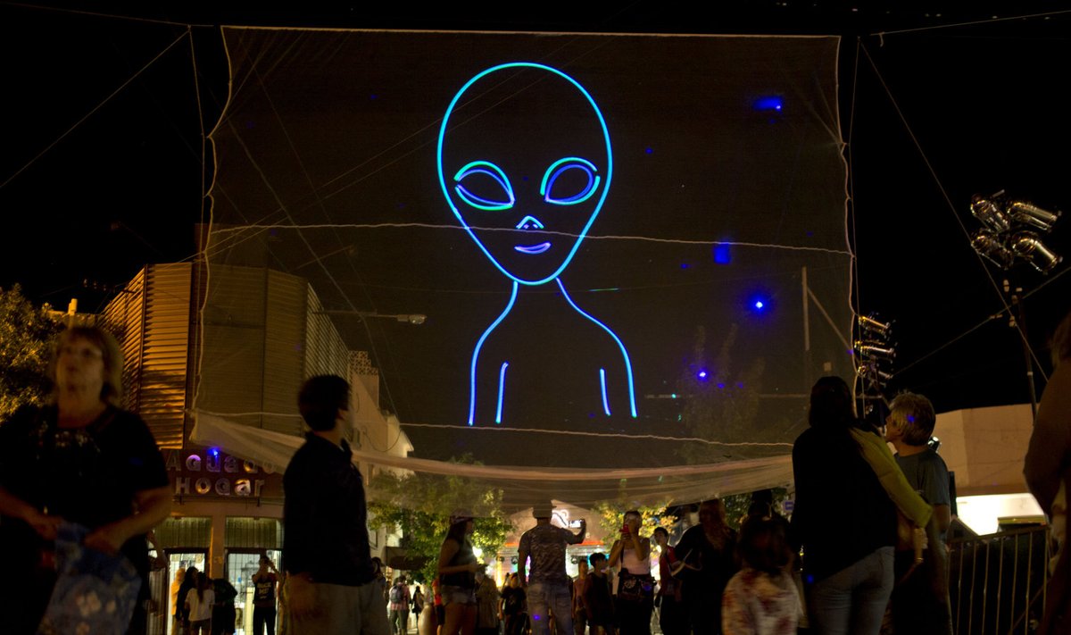 Iga-aastane tulnuka- ja UFO-festival Cordobas Argentinas.