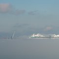 ФОТО: Заходящие в Таллиннский порт суда вынуждены подавать сигнал из-за плотного тумана