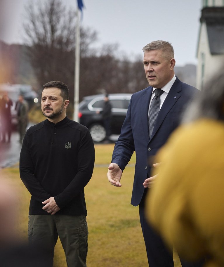 Zelenskõi visiidil Reykjavíkis koos Islandi peaministri Bjarni Benediktssoniga.