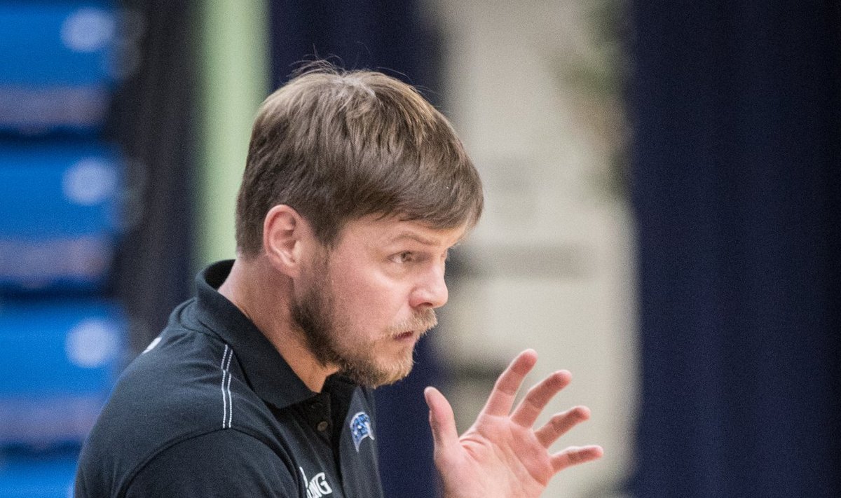 U18 korvpallikoondise peatreener Indrek Visnapuu