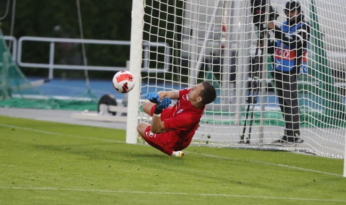 Mihkel Aksalu otsustav penaltitõrje.