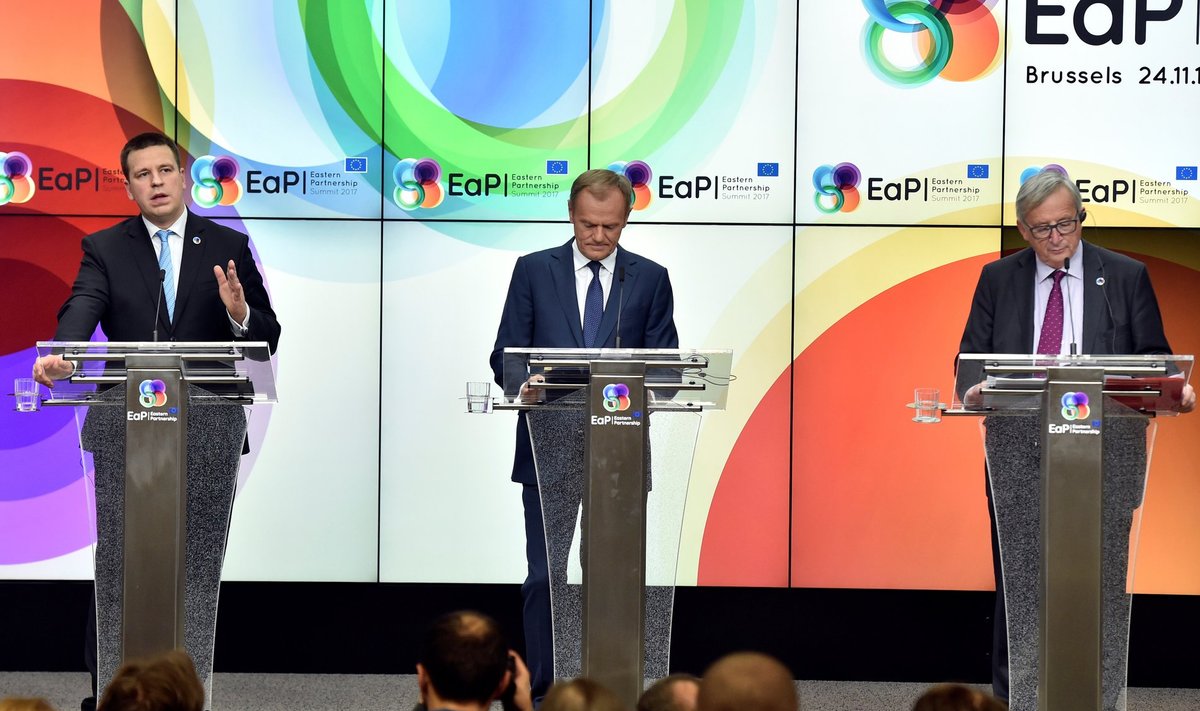 (Vasakult) Peaminister Jüri Ratas, ülemkogu eesistuja Donald Tusk ja Euroopa Komisjoni juht Jean-Claude Juncker rõhutasid, et kõige tähtsam on parandada idapoolsete riikide üldist elujärge.