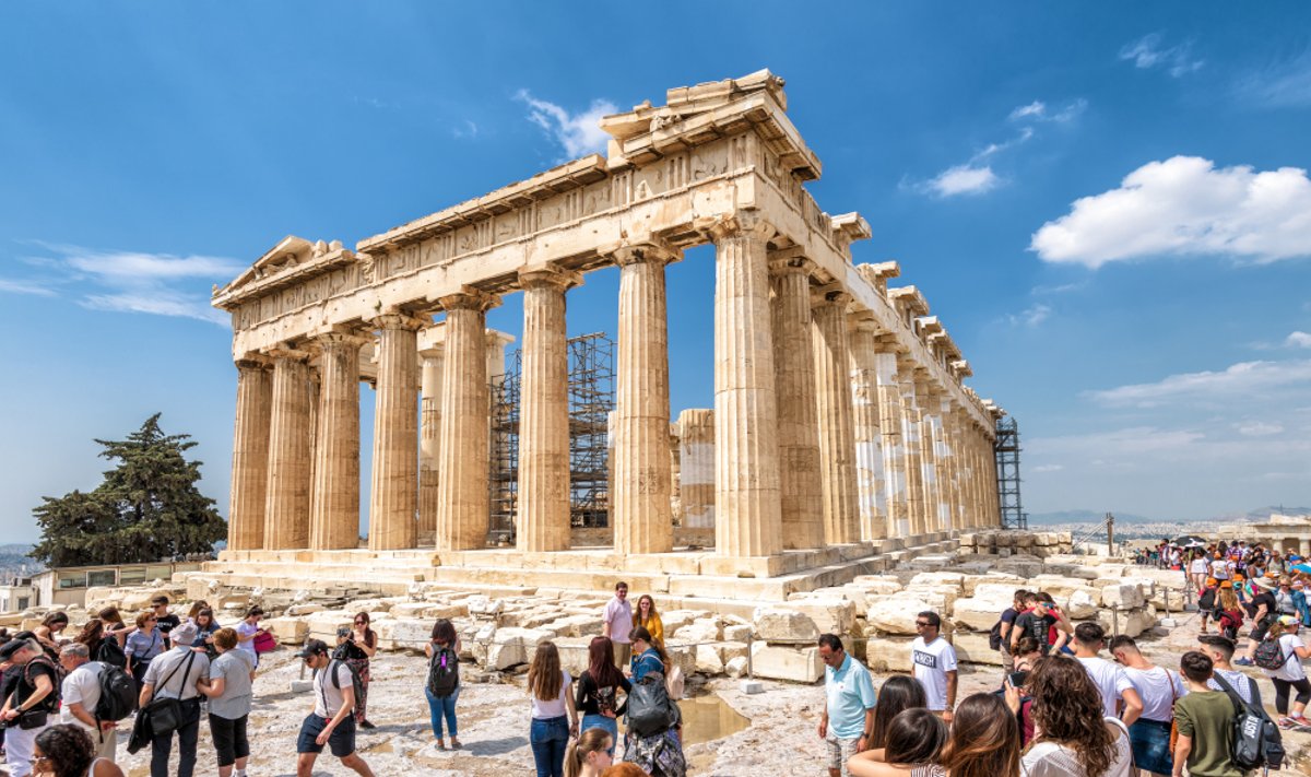 Летом 2023 года Афины ввели ограничения на посещение Акрополя.