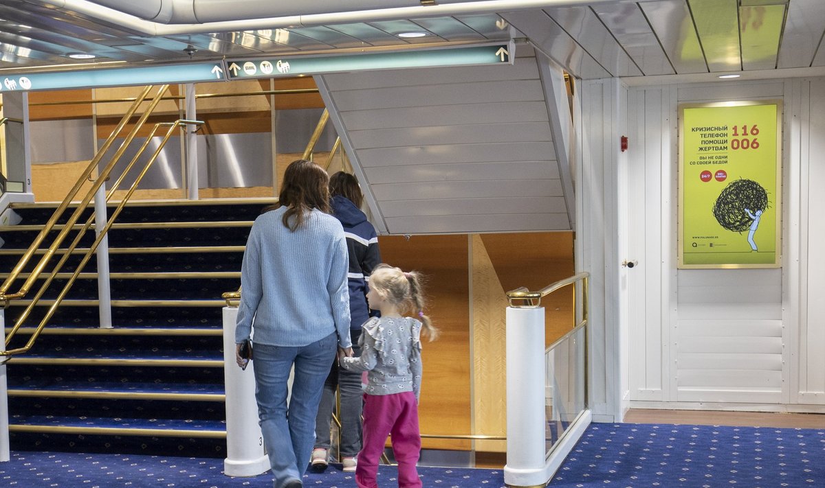 Põgenikud oma ajutises elukohas ehk Tallinki laeval. 