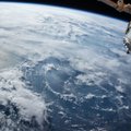 "Моя камера летает в космосе": блогер делится видео со спутника