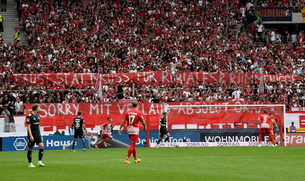 Hisaania jalgpalliliit tegi UEFA-le ettepaneku kõrvaldada Hispaania jalgpalliklubid eurosarjast.