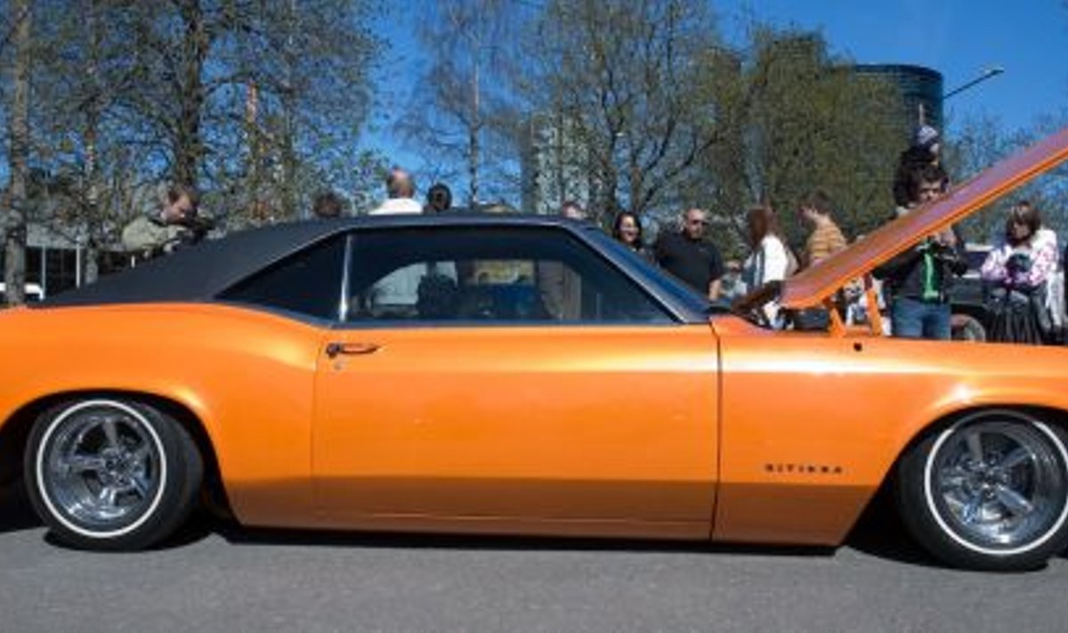 Eesti esimene low-rider efektselt oranžis kuues