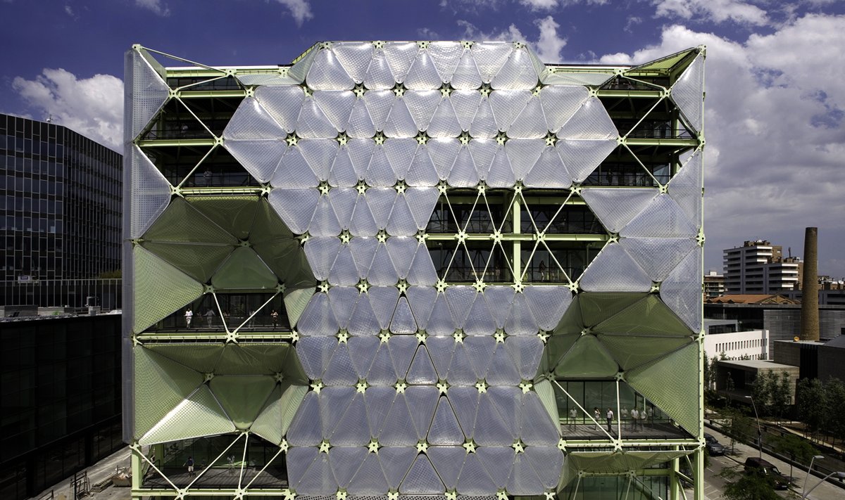 Media-ICT Building 2010. Uuenduslik ja nutikas Barcelona kontorihoone pälvis 2011. aastal WAF-i maailma parima hoone tiitli.