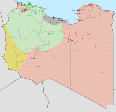 Liibüa sõja osapooled: roheline - Muslimi vennaskond ja liitlased, punane - varasem Liibüa valitsus koos Egiptuse-meelse armeega, hall - Islamiriik, kollane - berberid. 