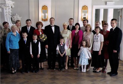 ...Peetri emale andis aasta ema tiitli 2008. aastal eelmine president Toomas Hendrik Ilves.