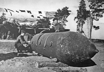 HIIGELPOMM: Selline 5000kilone pomm visati Tallinnale märtsipommitamises.