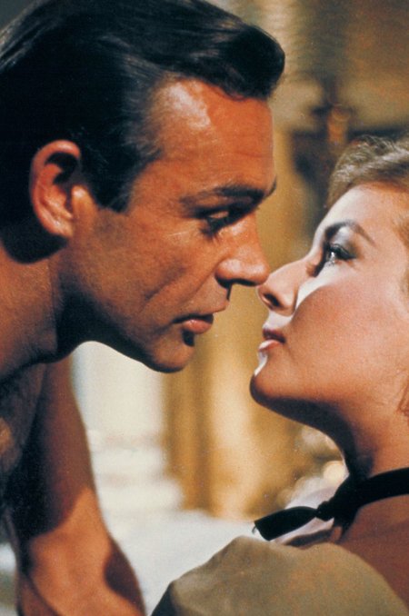 TAGASI MINEVIKKU: James Bond (Sean Connery) ja Tatyana (Daniela Bianchi) filmis “From Russia With Love” (1963).
