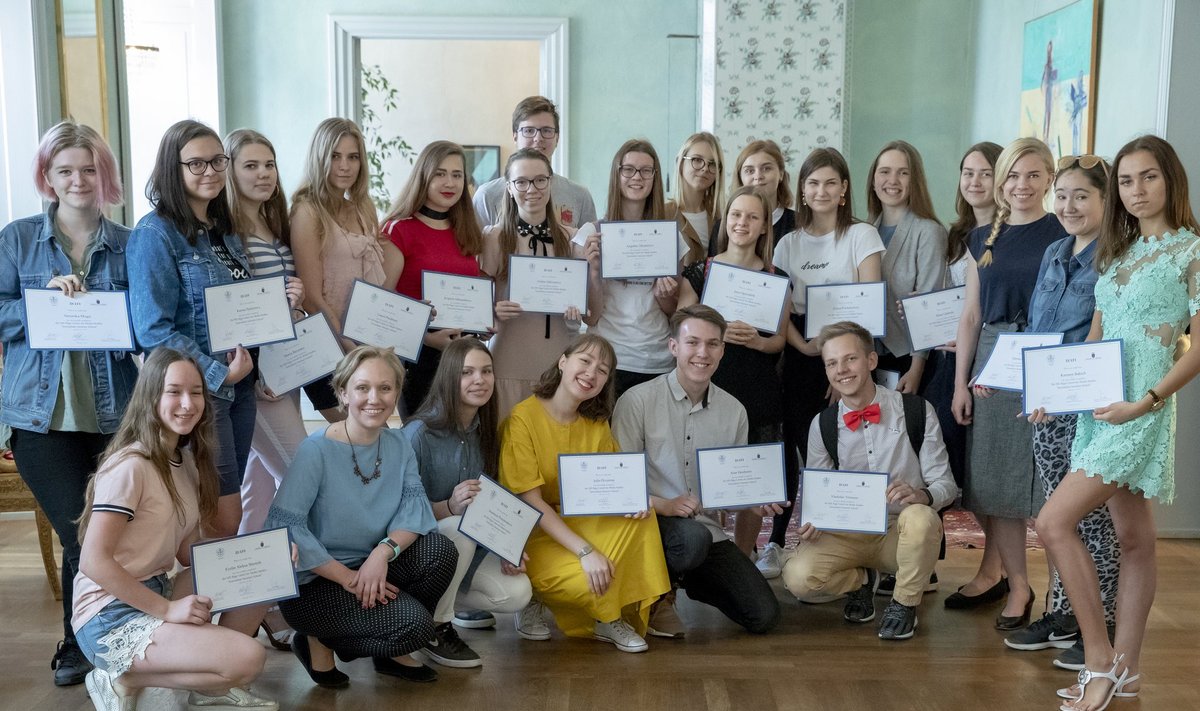 Vene Delfi suvekooli õpilaste vastuvõtt Rootsi saatkonnas, suursaadik Anders Ljunggren