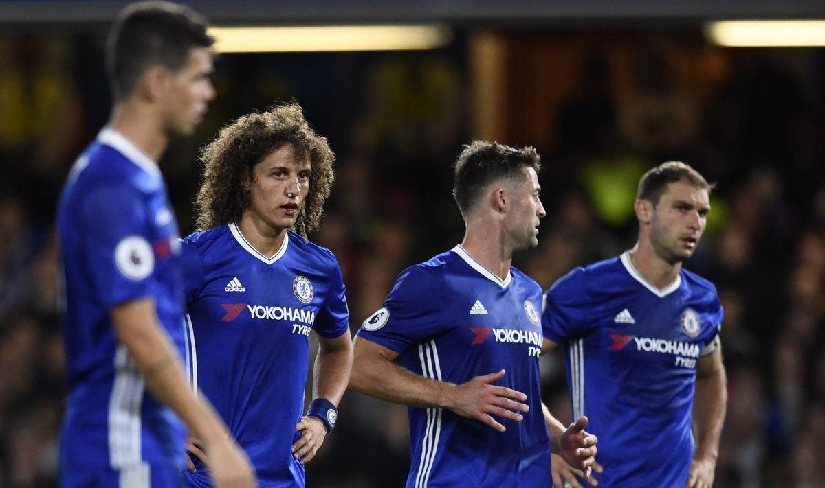 Chelsea kaitsjad David Luiz, Gary Cahill ja Branislav Ivanovic