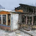 ФОТО DELFI: В этом доме сгорели заживо три человека и собаки