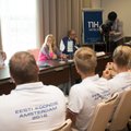 DELFI AMSTERDAMIS: FOTOD: Kergejõustikukoondise pressikonverentsil asusid ajakirjanikud seekord vastajate rolli