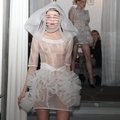 ФОТО: Рижскую неделю моды открыли невесты в прозрачном от эстонских дизайнеров