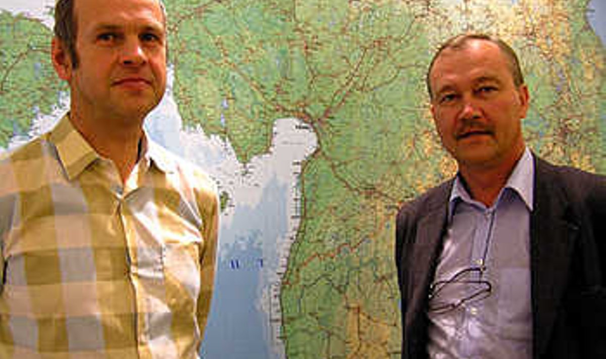 Märg lugu: Pärnu laht võib edaspidi üllatada kuni kolmemeetrise kõrgveega, prognoosivad Tartu Ülikooli Geograafia Instituudi klimatoloog Jaak Jaagus (vasakul) ja sama instituudi juhataja Ülo Mander. Alo Lõhmus