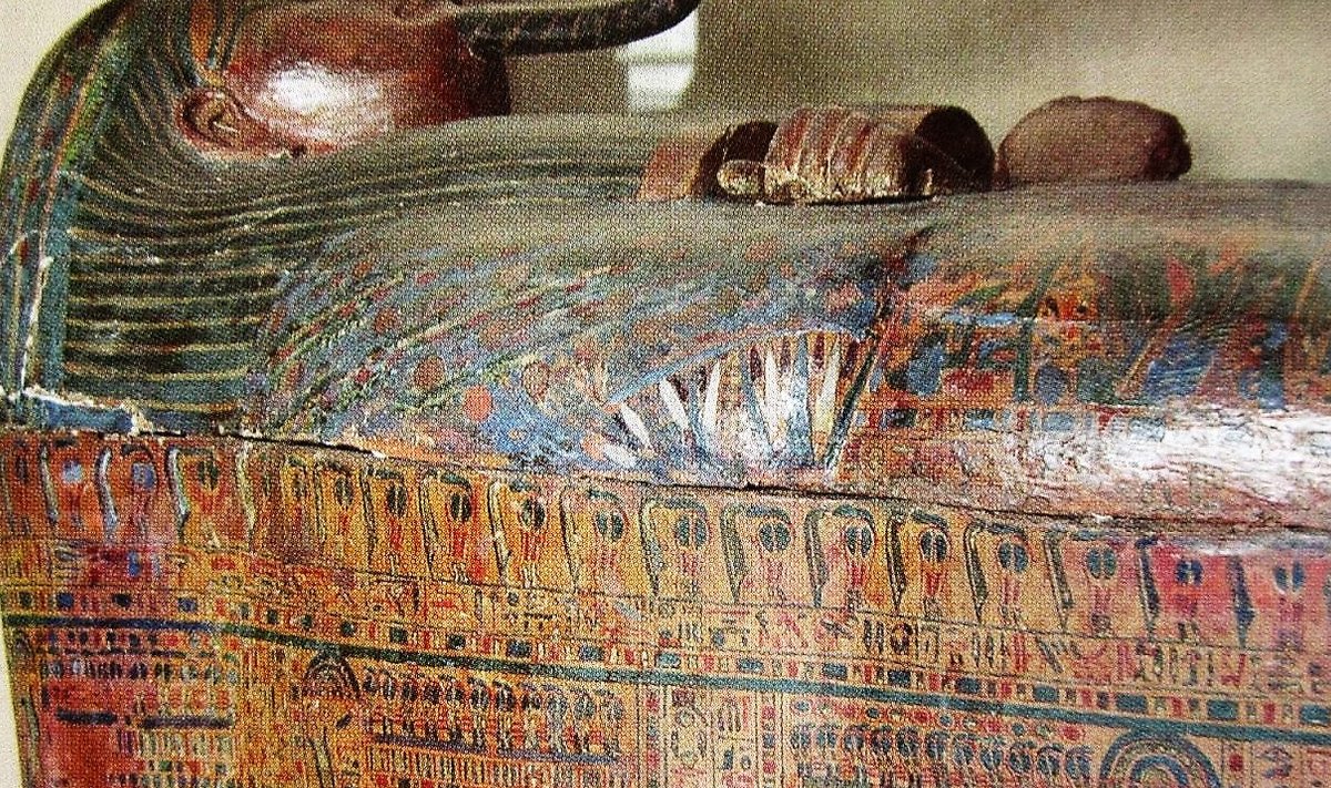 SILMAPAISTVALT KAUNIS SARK: Vaarao kirjutaja Nesupaherentahti sarkofaag (detail) 21. dünastia (1076-943 eKr) ajast.