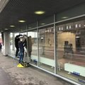 ФОТО: Реформисты закрыли предвыборный штаб в центре Таллинна, в пустом зале сидит лишь задумчивый Михал