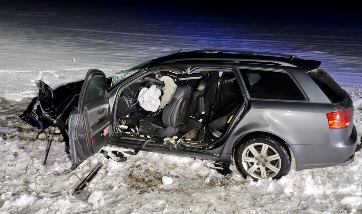 Õnnetuses Järvamaal sai viga veokiga kokku põrganud Audi juht.