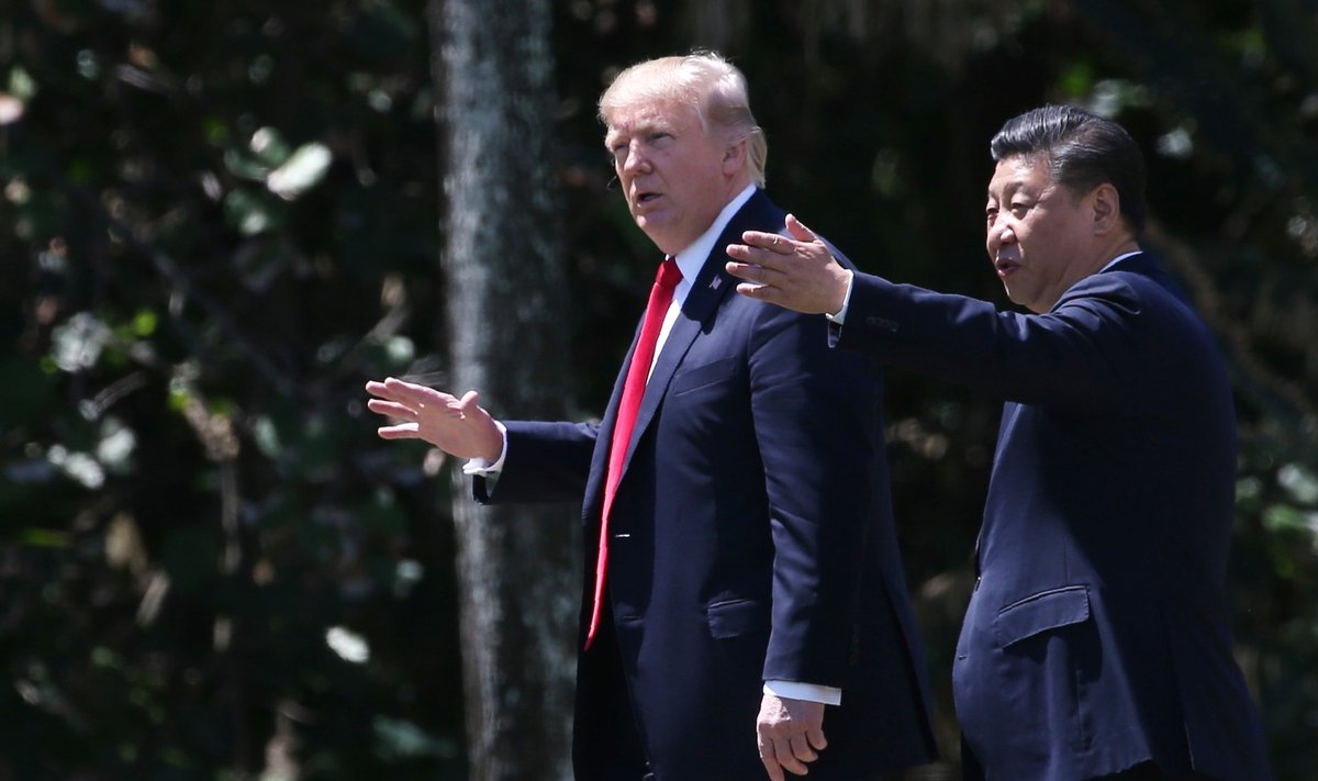 Donald Trump ja Hiina president Xi Jinping (paremal) arvavad, et ehkki Põhja-Korea probleem on pakiline, lahendatakse see rahumeelselt, mitte sõjalisi vahendeid kasutades.