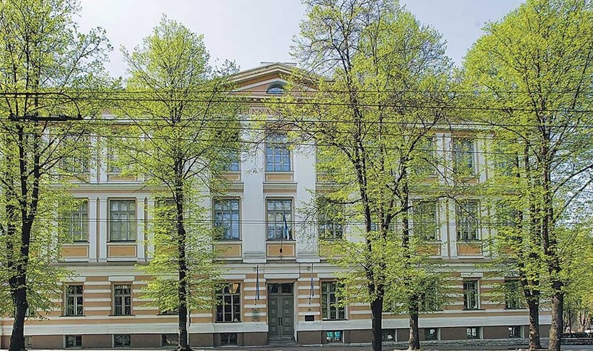 Tallinna reaalkool annaks kriitikute sõnul uuele erapõhikoolile selge eelise – hinnatud kvaliteedimärgi, mis meelitaks erapõhikooli hulga õpilasi.