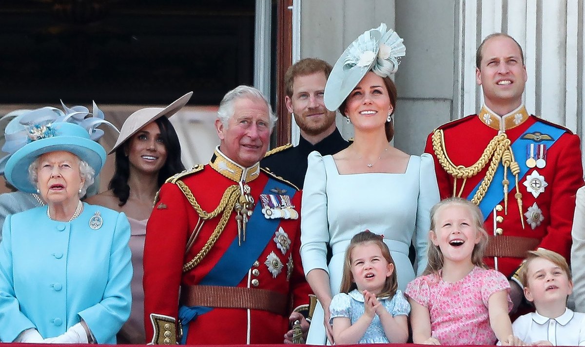 Briti kuninglik perekond Buckinghami palee rõdul aastal 2018
