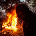 VIDEOD | Julgeolekuseadus tõi rahva taas Pariisi tänavatele, ent anarhistid kaaperdasid protesti ja alustasid märulit