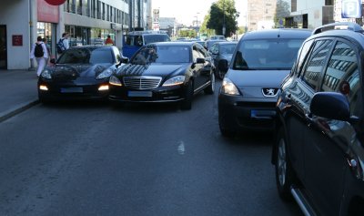 Mercedese ja Porsche kokkupõrge Jõe tänaval