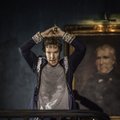 LÕPUKS: Täna õhtul saab Eesti kinodes näha kuulsat "Hamleti" etendust ja Sergo Varesele kaasa elada!