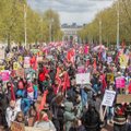 ФОТО | Первомай в мире: марш коронавирусных скептиков и "шествие абсурда"