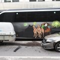 DELFI FOTOD: Tallinnas Jõe tänaval põrkasid kokku kaks sõiduautot