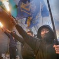 В Киеве протестующие забросали камнями отделение "Альфа-банка"