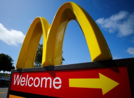 McDonald'si töötajad on terased, nii et autoroolis istudes sinna purjuspäi jaurama ei maksa minna.