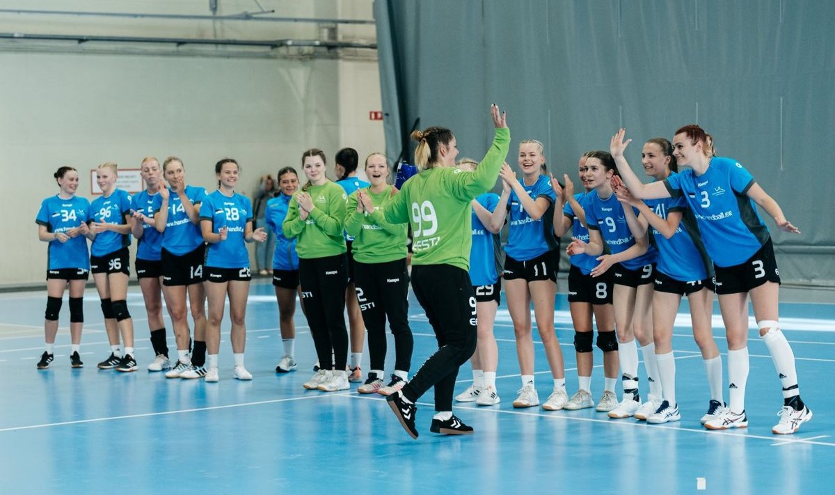 Eesti U-19 käsipallinaiskond teenis Riia turniiril ühe võidu ja kaks kaotust.